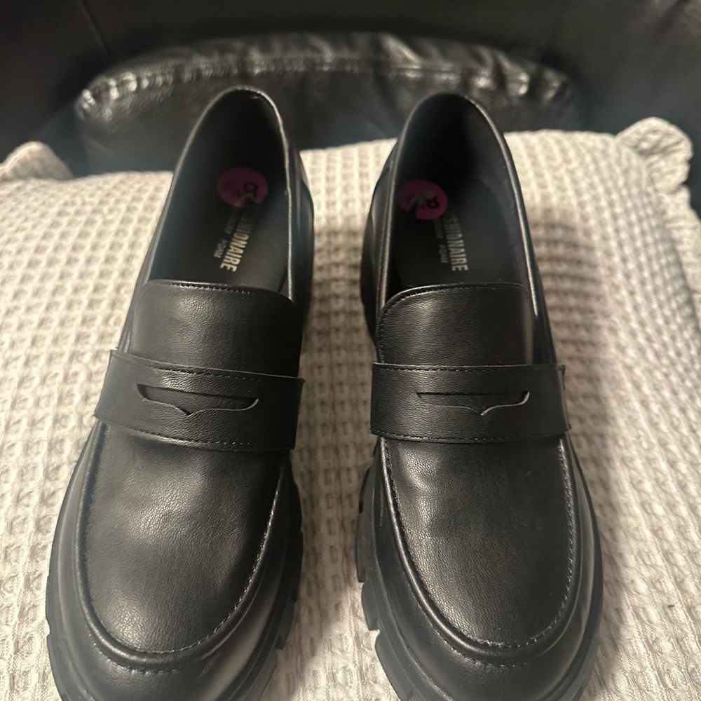 Black chunky bottom Leather Loafers